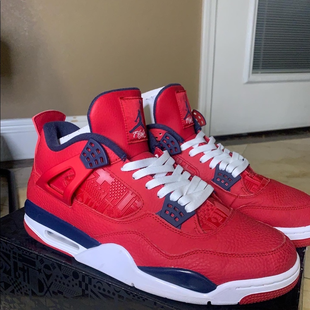 Air Jordan Retro 4 Fiba